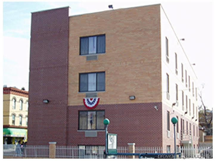 Red Carpet Inn Brooklyn New York Exterior photo